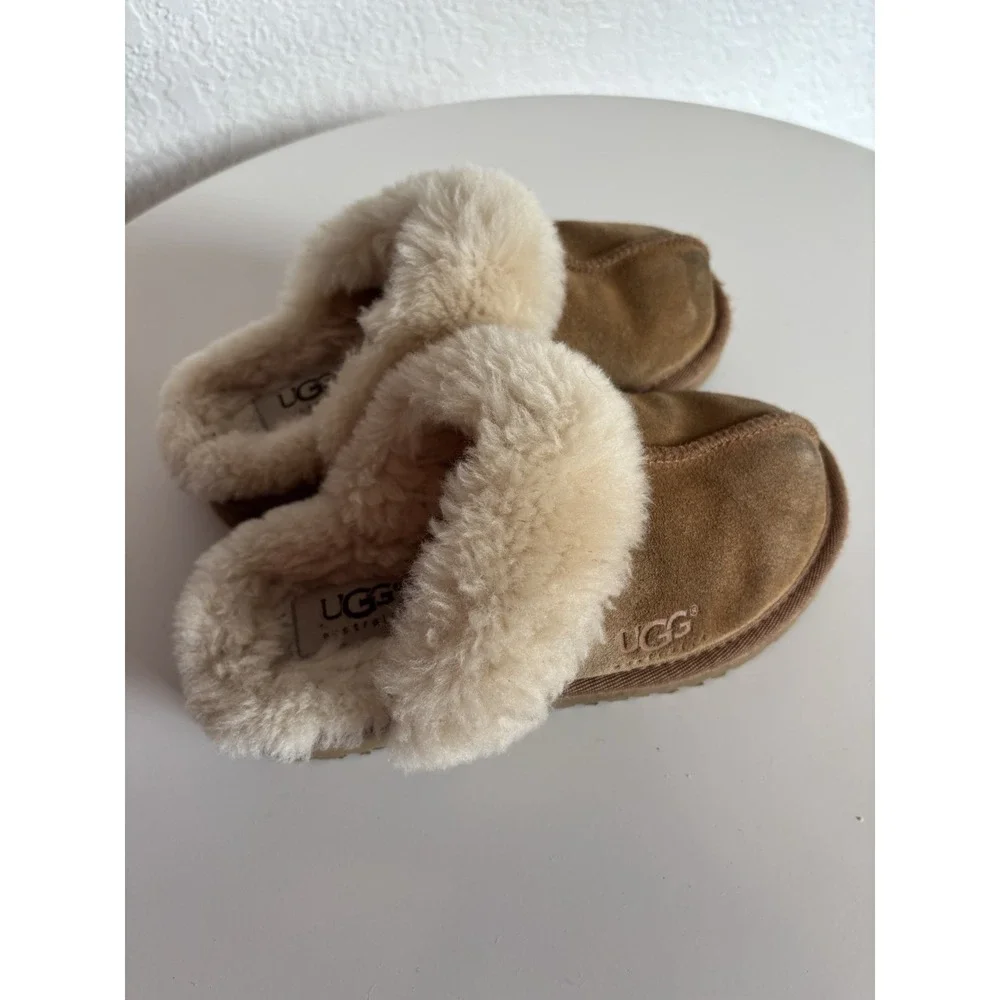 UGG Cozy Slipper Little Girl 11 Chestnut Brown Suede Upper‎ Shearling